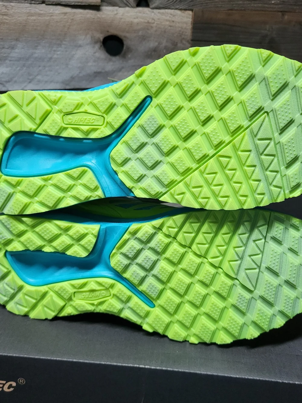 *NEW* Hi-Tec Demolisher Mid Lime Punch/Turquoise Men’s Hiking Boots Size 9 w/Box